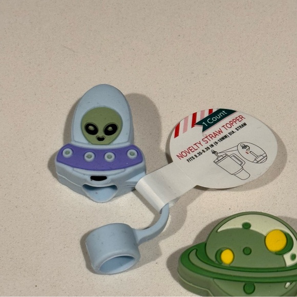 Target Bullseye Set of Straw Toppers Space Alien Planet UFO - Picture 3 of 3